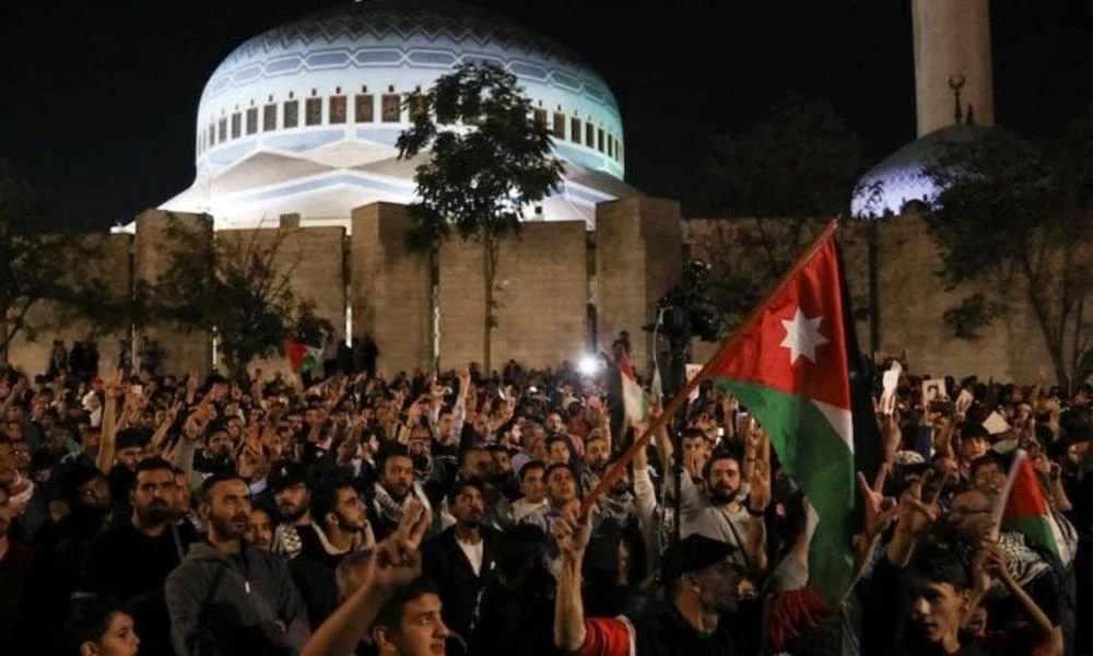 Χύτρα ταχύτητας έτοιμη να εκραγεί η Τουρκία! Επίθεση στο Ισραηλινό προξενείο της Πόλης για τα γεγονότα στην Γάζα